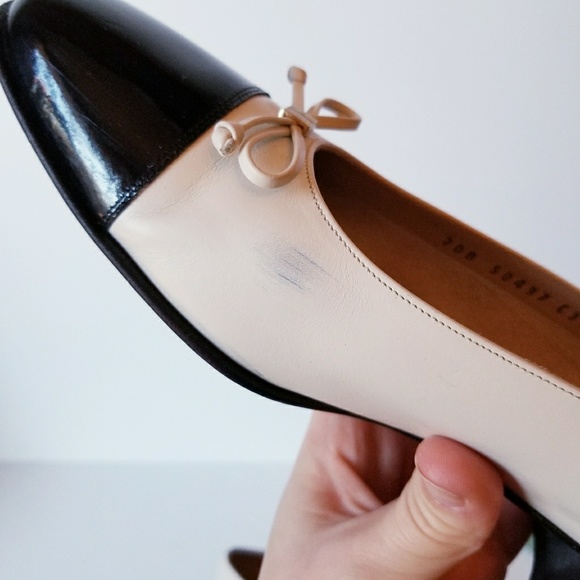 Salvatore Ferragamo Cream and Black Heels - Picture 6 of 8